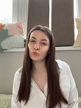 Snapshot of HotCherry18 chatting on March 21, 9:25 am HotCherry18 online show from March 21, 9:25 am