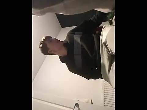 Snapshot of HornyKing2969 chatting on March 27, 9:47 pm HornyKing2969 online show from March 27, 9:47 pm