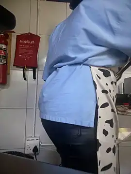 Snapshot of wildthroat chatting on March 26, 11:49 am wildthroat online show from March 26, 11:49 am