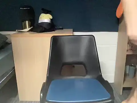 Snapshot of hoppyhops chatting on March 8, 2:43 pm hoppyhops online show from March 8, 2:43 pm