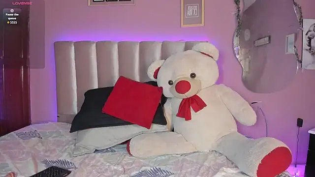 Snapshot of nikkita_dragon_ chatting on March 26, 8:14 pm nikkita dragon online show from March 26, 8:14 pm