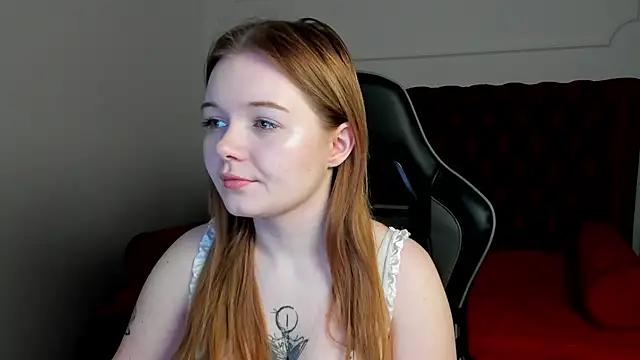 Snapshot of ElinaVale chatting on March 23, 5:11 am ElinaVale online show from March 23, 5:11 am