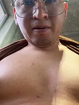 Snapshot of GoldenM95 chatting on March 11, 7:09 pm GoldenM95 online show from March 11, 7:09 pm