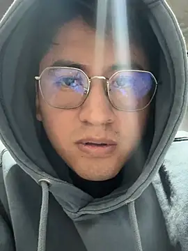 Snapshot of GoldenM95 chatting on March 17, 11:52 pm GoldenM95 online show from March 17, 11:52 pm