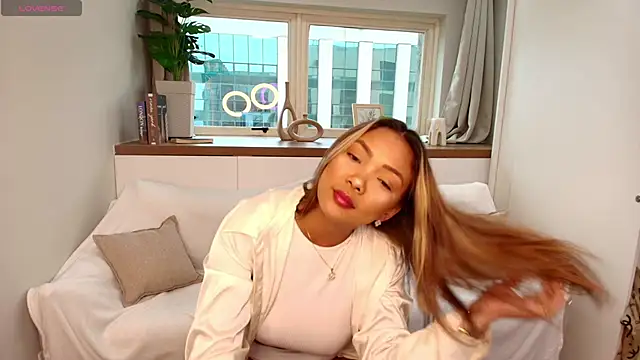 Snapshot of Debra_Fox chatting on March 11, 2:34 pm Debra Fox online show from March 11, 2:34 pm