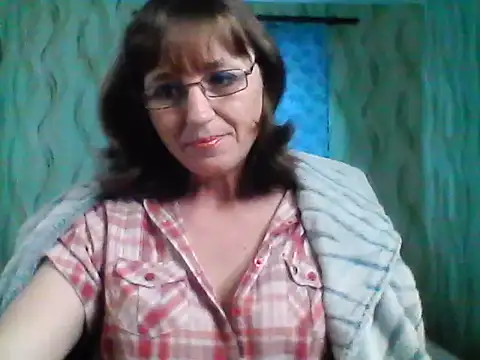 Snapshot of Alisaprice077 chatting on April 4, 6:55 am Alisaprice077 online show from April 4, 6:55 am