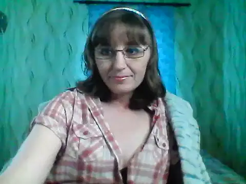 Snapshot of Alisaprice077 chatting on April 10, 10:20 am Alisaprice077 online show from April 10, 10:20 am