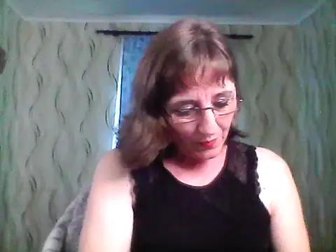 Snapshot of Alisaprice077 chatting on April 21, 2:34 pm Alisaprice077 online show from April 21, 2:34 pm