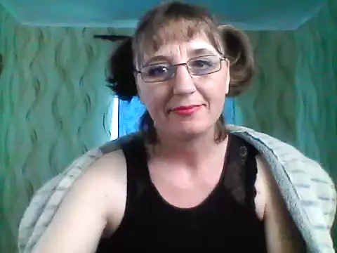 Snapshot of Alisaprice077 chatting on April 23, 12:51 pm Alisaprice077 online show from April 23, 12:51 pm
