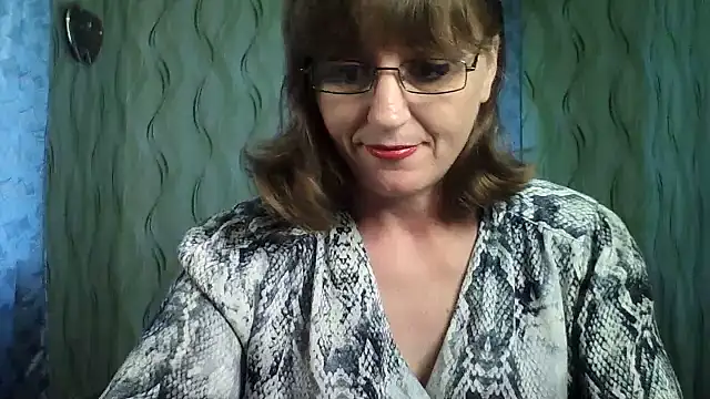 Alisaprice077 online show from June 28, 8:42 am