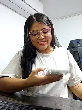 Snapshot of AlmaRios chatting on March 13, 2:01 pm AlmaRios online show from March 13, 2:01 pm