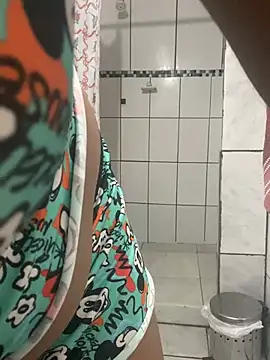 Snapshot of sradarkin chatting on March 7, 12:18 am sradarkin online show from March 7, 12:18 am