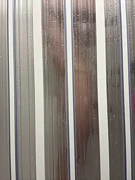 Snapshot of lion-rouge chatting on March 17, 8:34 pm lion-rouge online show from March 17, 8:34 pm