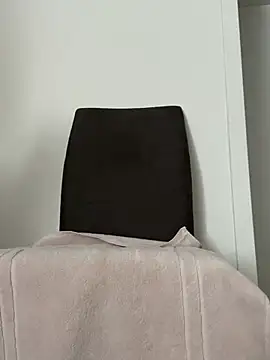 Snapshot of lion-rouge chatting on March 27, 9:21 am lion-rouge online show from March 27, 9:21 am