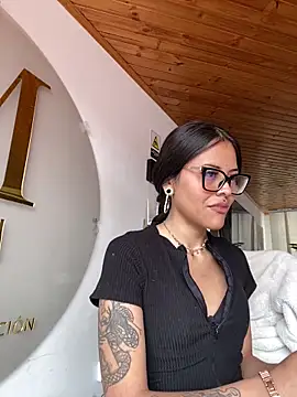 Snapshot of Cloe_pink1 chatting on March 16, 4:22 pm Cloe pink1 online show from March 16, 4:22 pm