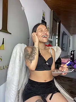 Snapshot of Cloe_pink1 chatting on March 17, 1:58 pm Cloe pink1 online show from March 17, 1:58 pm