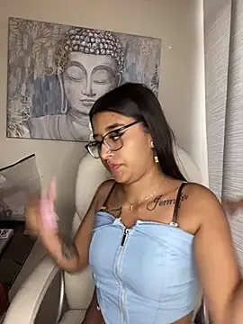 Snapshot of chanell_pinkk chatting on March 18, 2:20 pm chanell pinkk online show from March 18, 2:20 pm