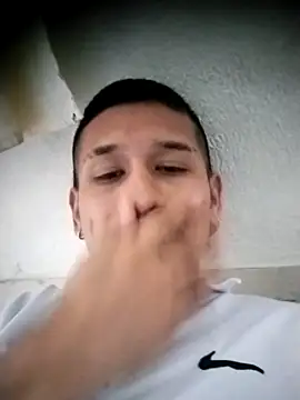 Snapshot of Paisa__Col77 chatting on March 16, 10:47 pm Paisa Col77 online show from March 16, 10:47 pm