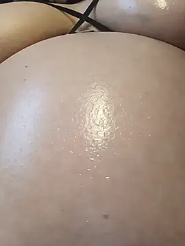 Snapshot of sexy-pregnant1 chatting on July 17, 3:07 pm sexy-pregnant1 online show from July 17, 3:07 pm