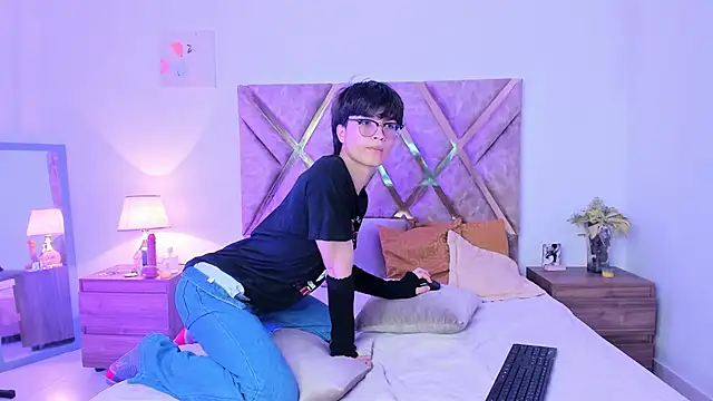 Snapshot of Kai_blaz chatting on March 23, 7:18 pm Kai blaz online show from March 23, 7:18 pm