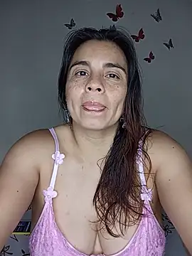 Snapshot of BettyBoo_w chatting on July 22, 8:44 pm BettyBoo w online show from July 22, 8:44 pm