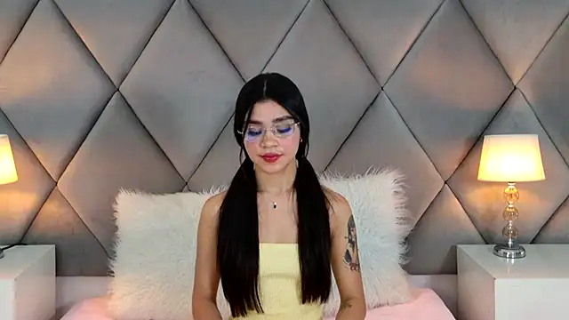 OliviaDiaz online show from July 13, 8:11 pm