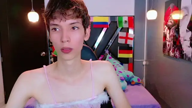 Stefany PiInk online show from June 13, 3:32 pm