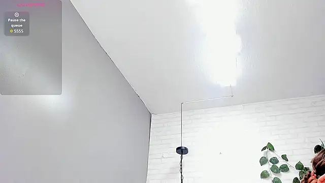 Sandy Hanson online show from March 25, 9:10 pm