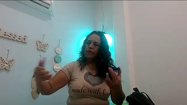 Snapshot of bubismelany chatting on March 16, 1:26 pm bubismelany online show from March 16, 1:26 pm