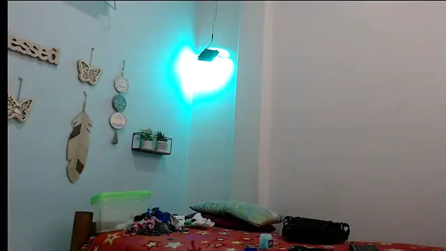 Snapshot of bubismelany chatting on March 27, 1:00 pm bubismelany online show from March 27, 1:00 pm