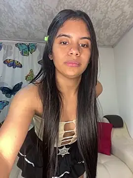 Snapshot of Jarilin-Mia chatting on March 19, 3:10 am Jarilin-Mia online show from March 19, 3:10 am