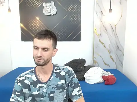 Snapshot of KingOfTemptation chatting on March 18, 4:37 am KingOfTemptation online show from March 18, 4:37 am