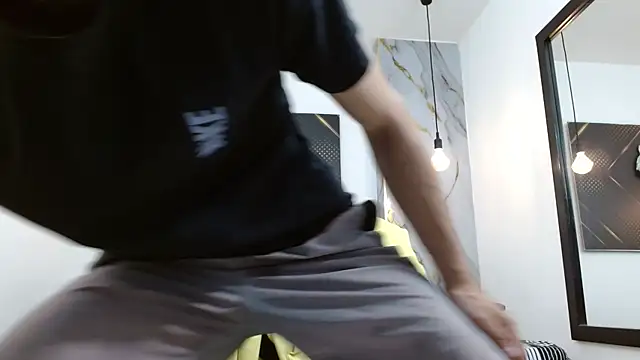 Snapshot of KingOfTemptation chatting on March 21, 3:33 am KingOfTemptation online show from March 21, 3:33 am