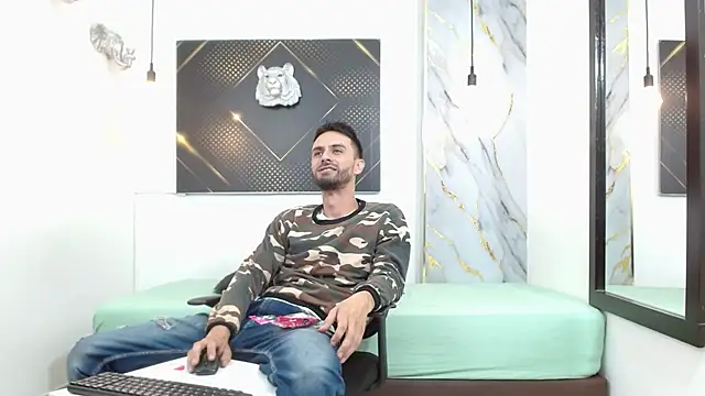 Snapshot of KingOfTemptation chatting on March 29, 3:28 am KingOfTemptation online show from March 29, 3:28 am