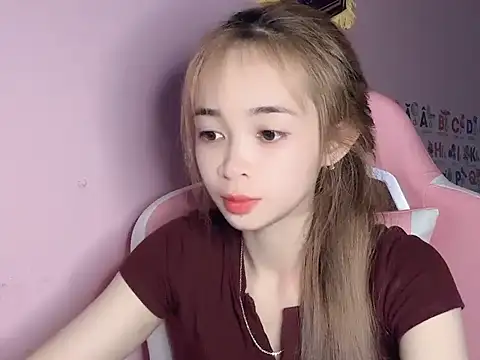 Snapshot of Odile068 chatting on March 21, 6:44 pm Odile068 online show from March 21, 6:44 pm