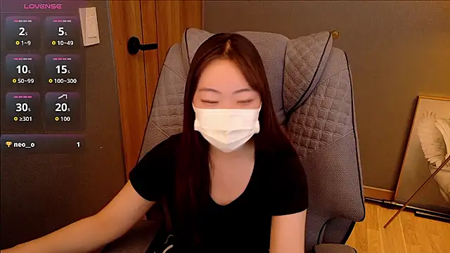 Snapshot of Berry_Chuu chatting on April 5, 11:18 am Berry Chuu online show from April 5, 11:18 am