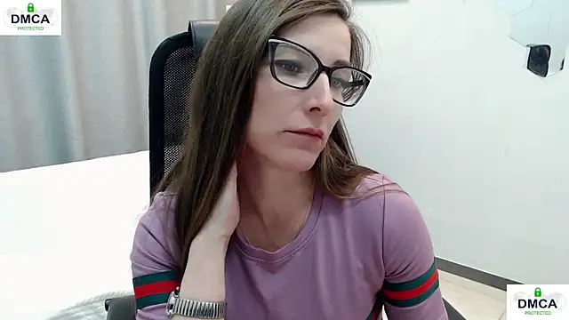 Snapshot of eva_lady chatting on April 18, 10:08 am eva lady online show from April 18, 10:08 am