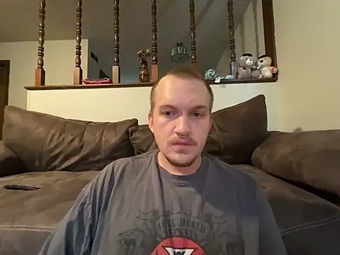 Snapshot of DeemingVeil chatting on August 5, 7:49 pm DeemingVeil online show from August 5, 7:49 pm
