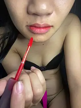 -Lilyn- online show from July 21, 6:10 pm