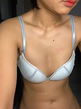 -Lilyn- online show from July 25, 6:38 pm