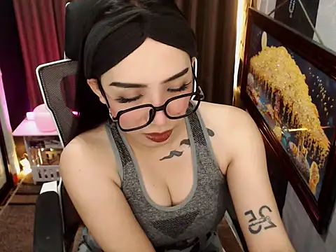 Snapshot of SexyCommander chatting on March 28, 10:04 am SexyCommander online show from March 28, 10:04 am