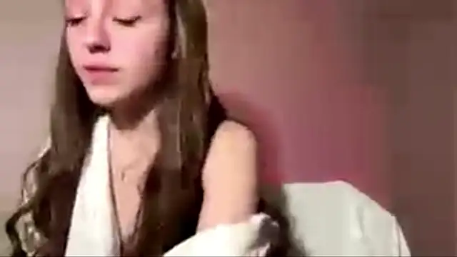 Snapshot of Sweet_Pussy_Girl chatting on March 17, 7:33 am Sweet Pussy Girl online show from March 17, 7:33 am