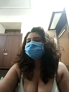 Snapshot of yourHaseena chatting on April 10, 4:23 pm yourHaseena online show from April 10, 4:23 pm