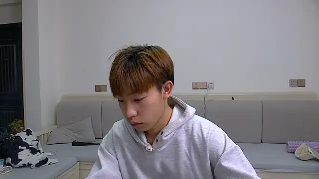 Snapshot of Similu-001 chatting on March 20, 5:34 am Similu-001 online show from March 20, 5:34 am