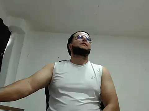 Snapshot of dirtyboyy_96 chatting on March 27, 3:45 pm dirtyboyy 96 online show from March 27, 3:45 pm