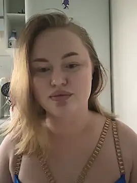 AuroraVale online show from March 23, 8:02 pm