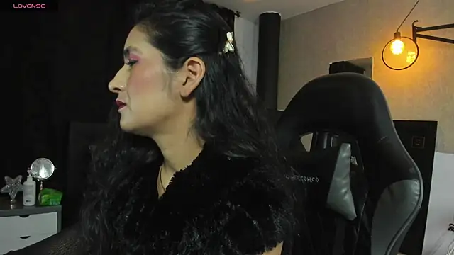 Vicky Angeel online show from July 17, 1:01 am
