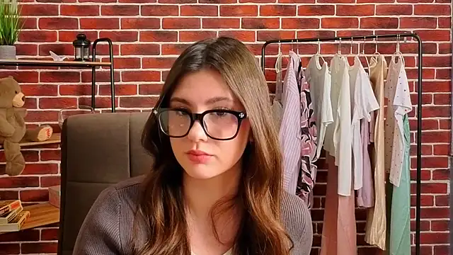 Snapshot of EllensWhite chatting on March 31, 9:32 am EllensWhite online show from March 31, 9:32 am