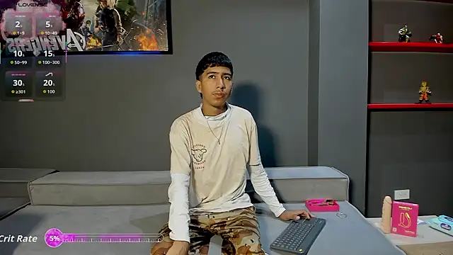 Snapshot of Ender_h0tt chatting on March 18, 1:47 pm Ender h0tt online show from March 18, 1:47 pm