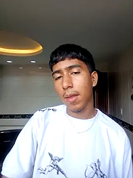 Snapshot of Ender_h0tt chatting on May 1, 2:43 pm Ender h0tt online show from May 1, 2:43 pm